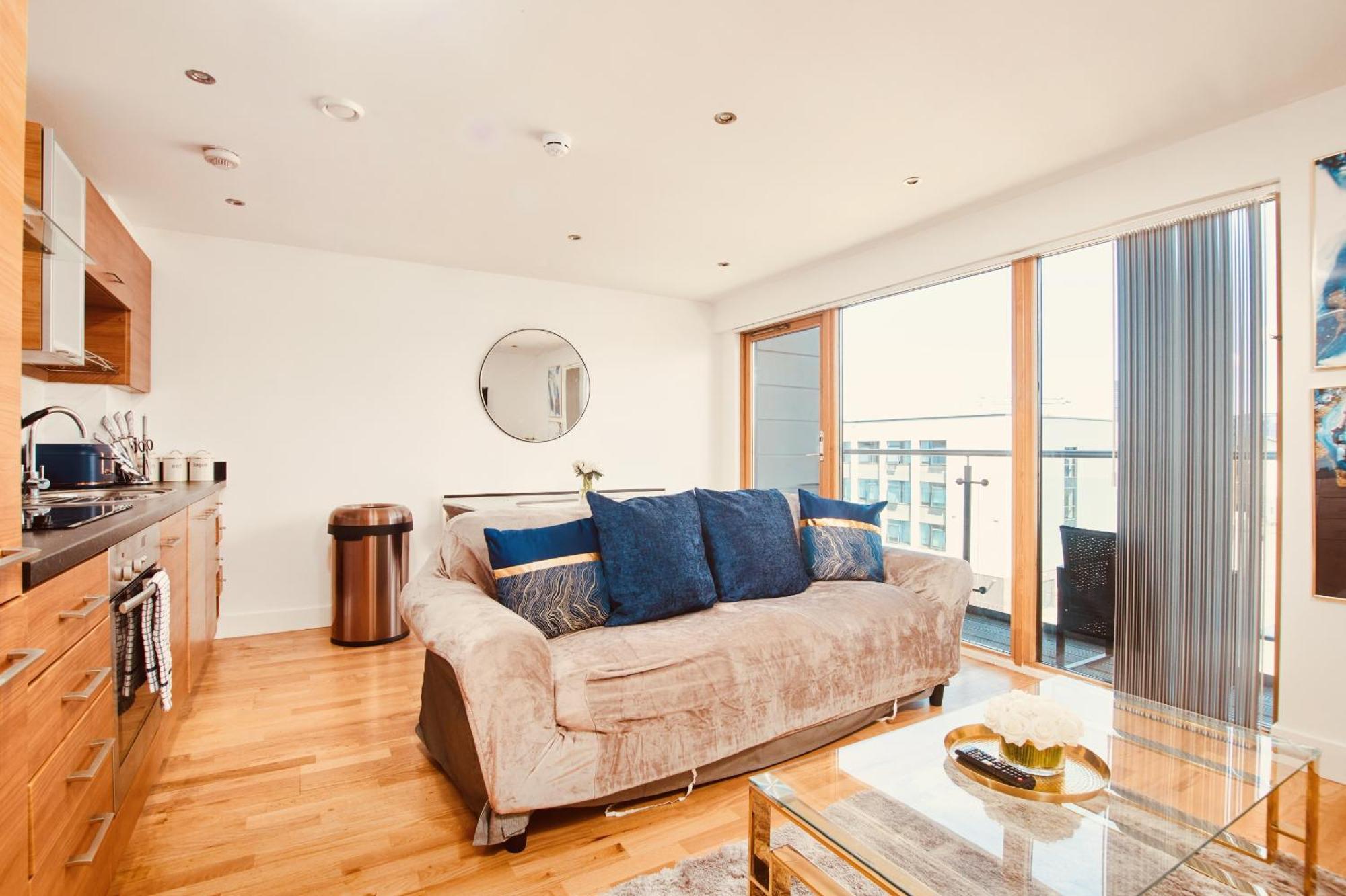 King Deluxe Large Balcony& Free Parking! Apartamento